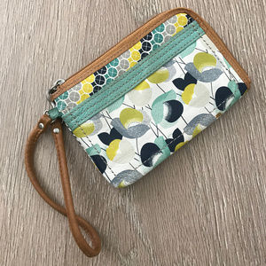 🌼 Fossil Multicolor Leather Wristlet